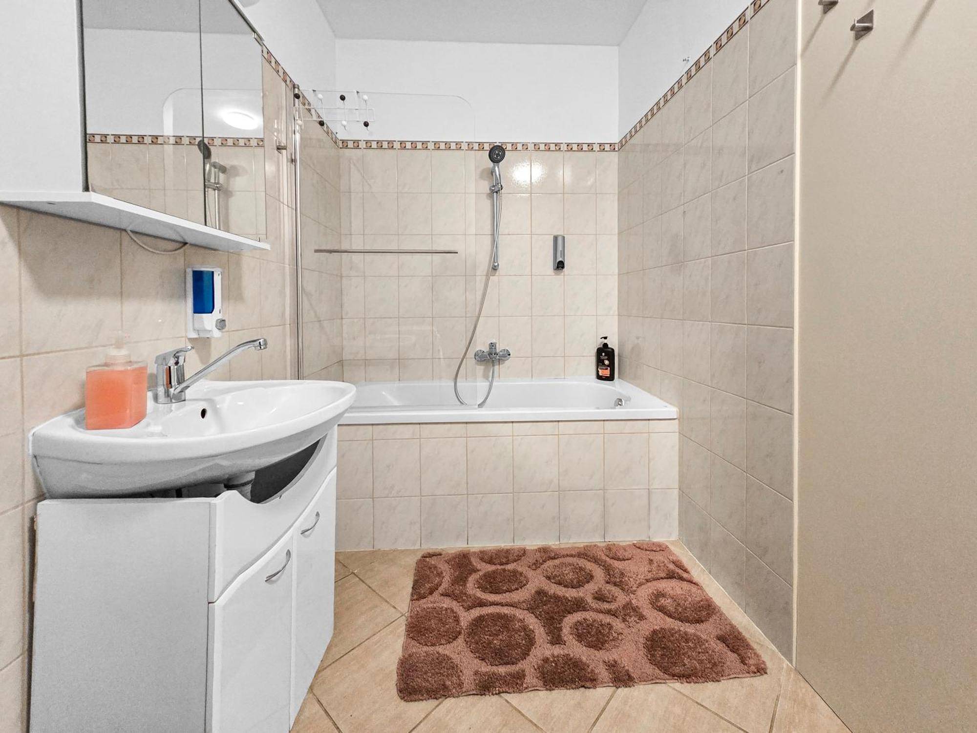Three-Bedroom, Three King-Size Bed Retreat Вена Экстерьер фото