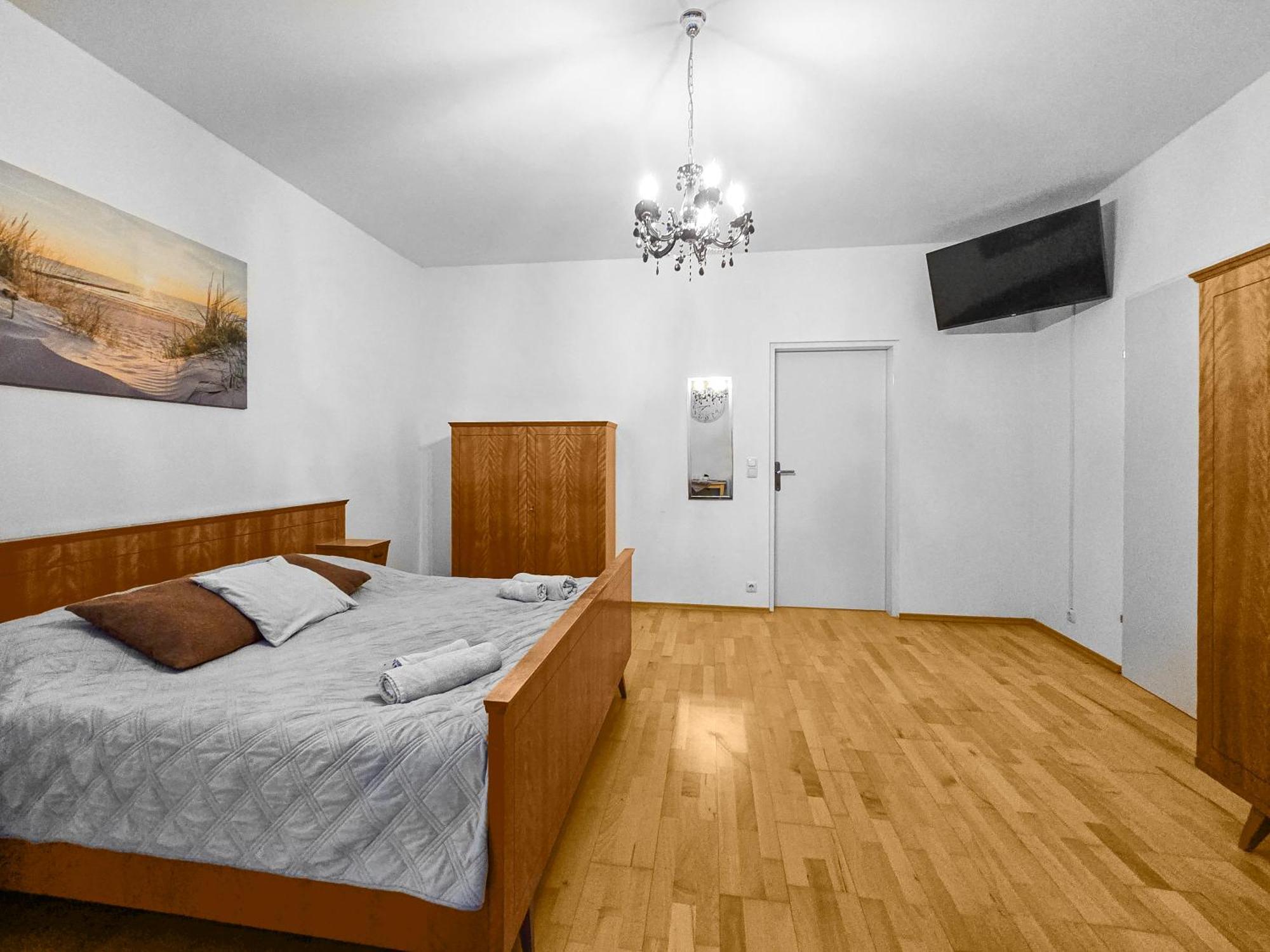Three-Bedroom, Three King-Size Bed Retreat Вена Экстерьер фото