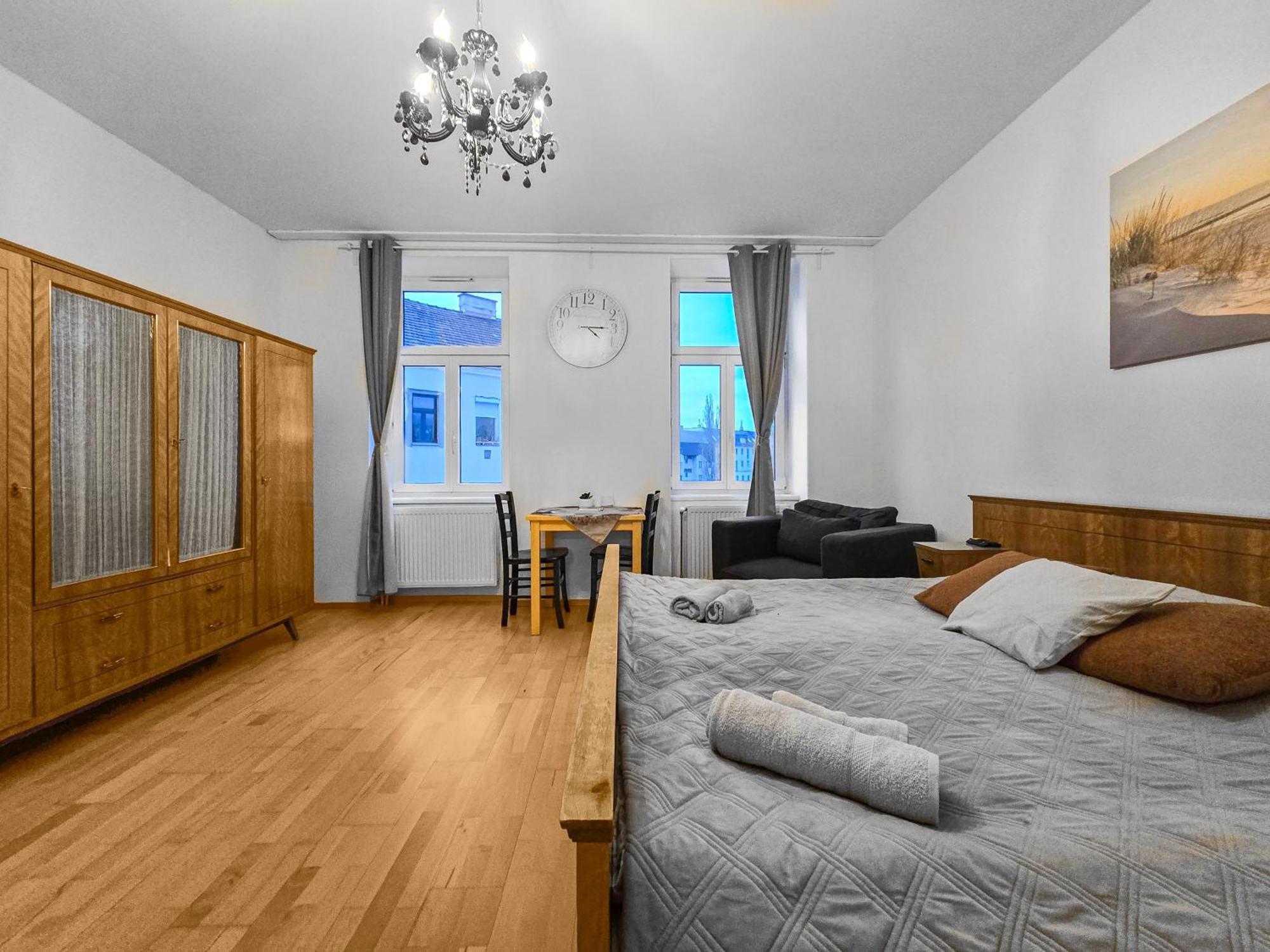 Three-Bedroom, Three King-Size Bed Retreat Вена Экстерьер фото