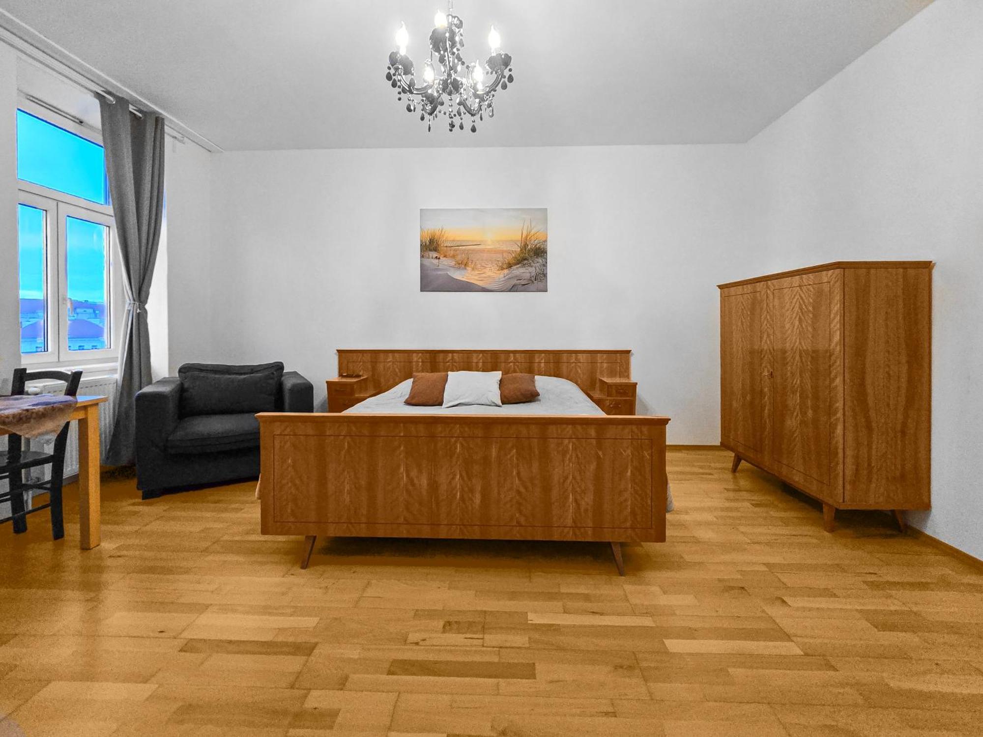 Three-Bedroom, Three King-Size Bed Retreat Вена Экстерьер фото